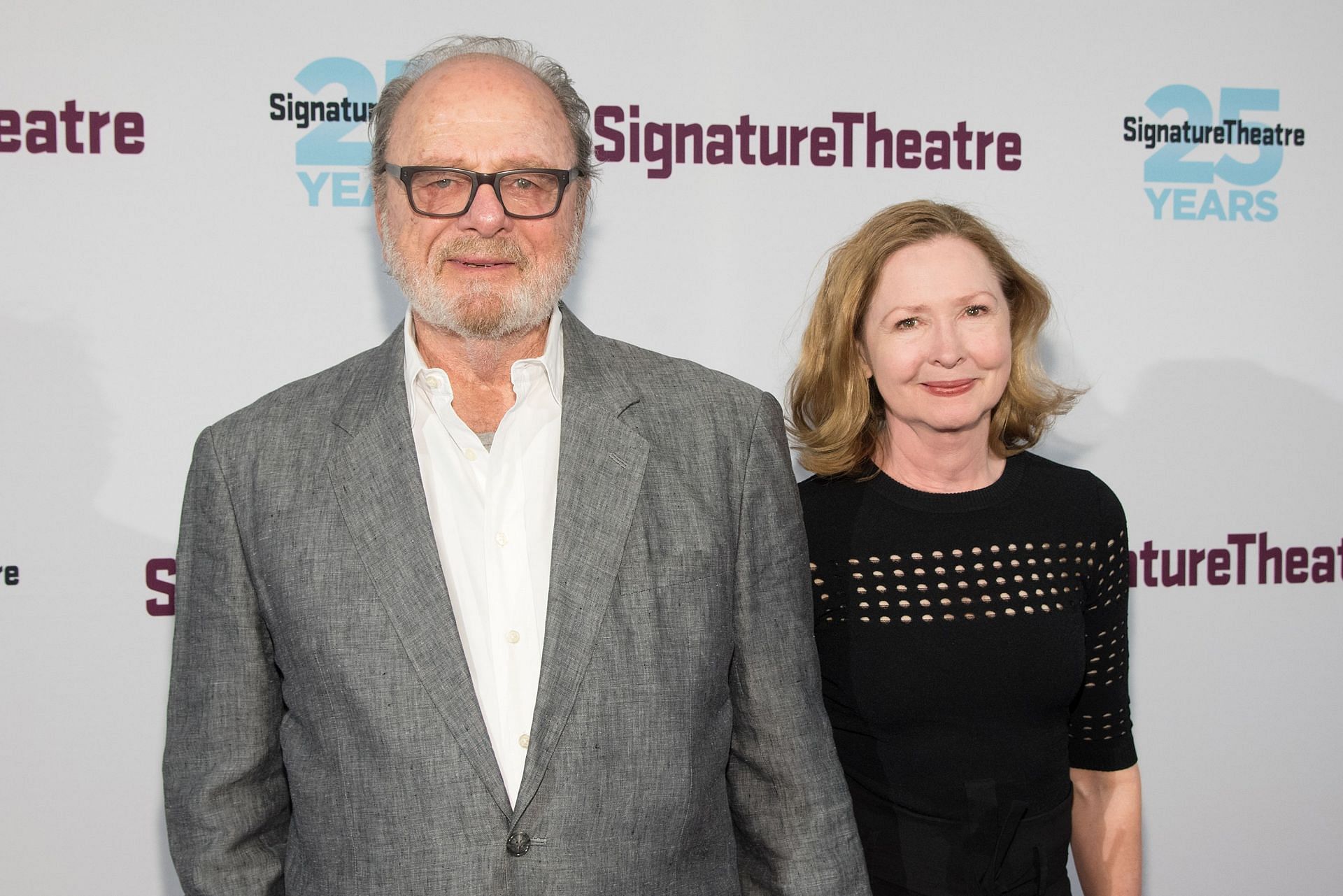 Yulin with wife Kristen Lowman at the 2016 Signature Theatre Gala (Image via Getty)